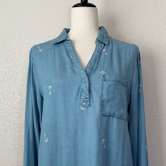 Life Style 100% Tencel Chambray Anchor Quarter Button Top - Picture 3 of 12